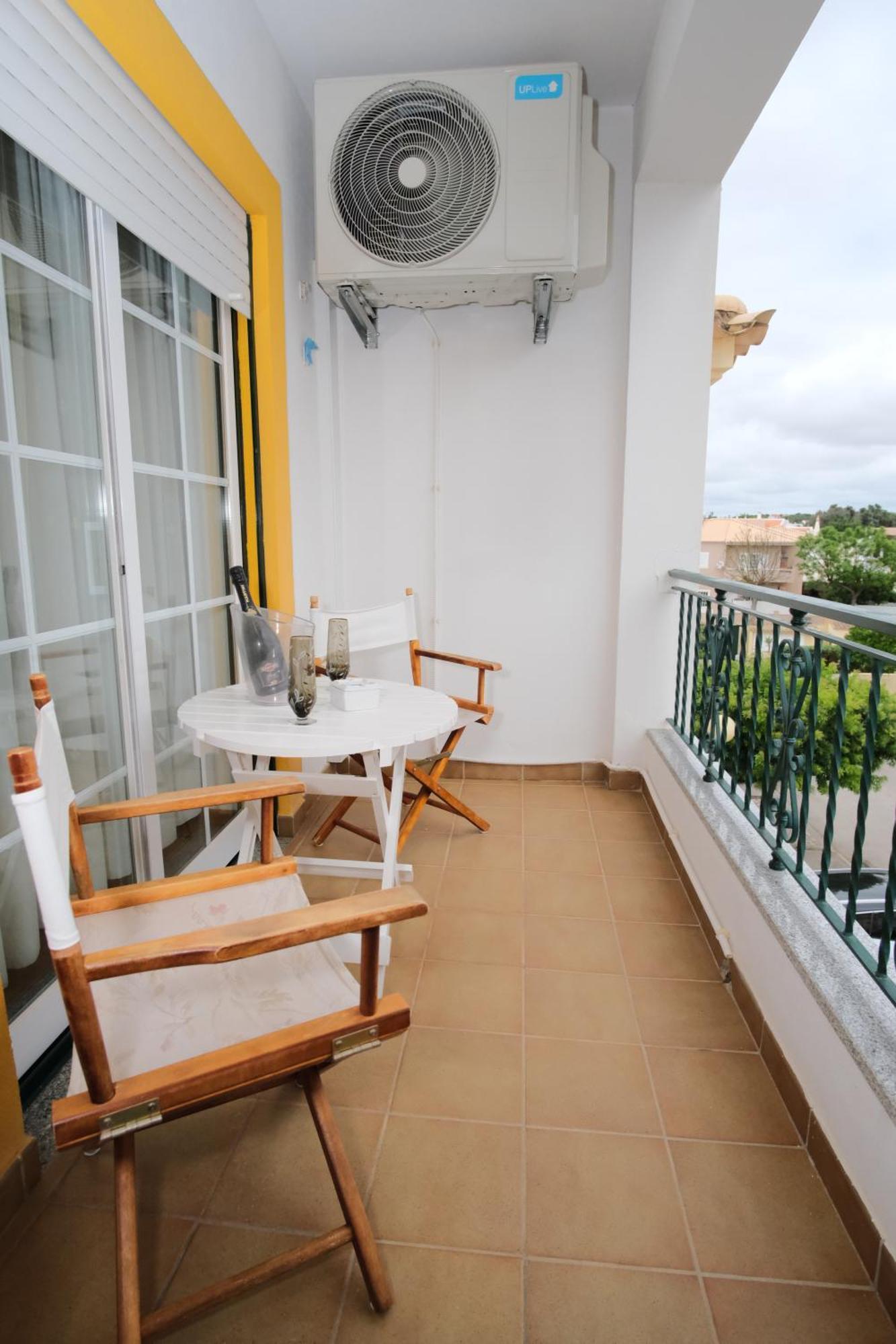 Apartamento T2 Em Condominio Fechado. Αλμπουφέιρα Εξωτερικό φωτογραφία
